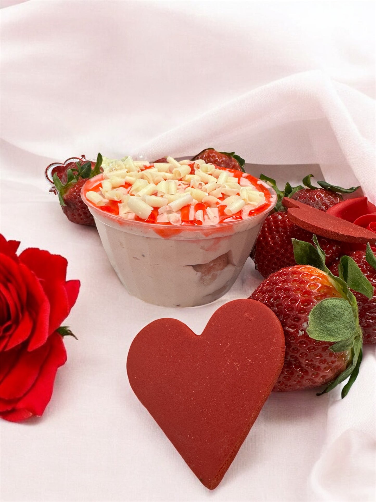 STRAWBERRY TIRAMISU CUP